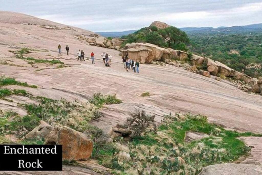 Entire 2Br 2Ba Hilltop View Home Sleeps 8 Pets 4 Acres Jacuzzi Central Ac Kingbeds Free Wifi-Parking Kitchen Washerdryer Starry Terrace Two Sunset Dining Patios Grill Stovetop Oven Fridge Onsitewoodedhiking Wildlife Coveredpatio4Pets & Birds Singing! 마블폴스 외부 사진