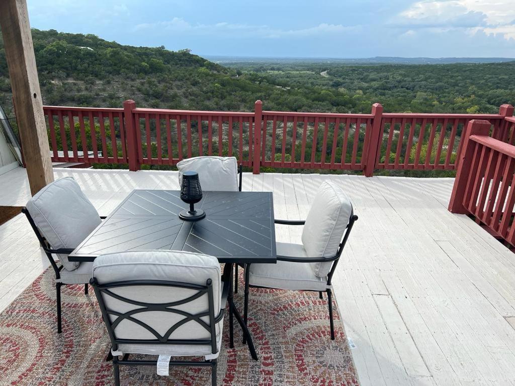 Entire 2Br 2Ba Hilltop View Home Sleeps 8 Pets 4 Acres Jacuzzi Central Ac Kingbeds Free Wifi-Parking Kitchen Washerdryer Starry Terrace Two Sunset Dining Patios Grill Stovetop Oven Fridge Onsitewoodedhiking Wildlife Coveredpatio4Pets & Birds Singing! 마블폴스 외부 사진