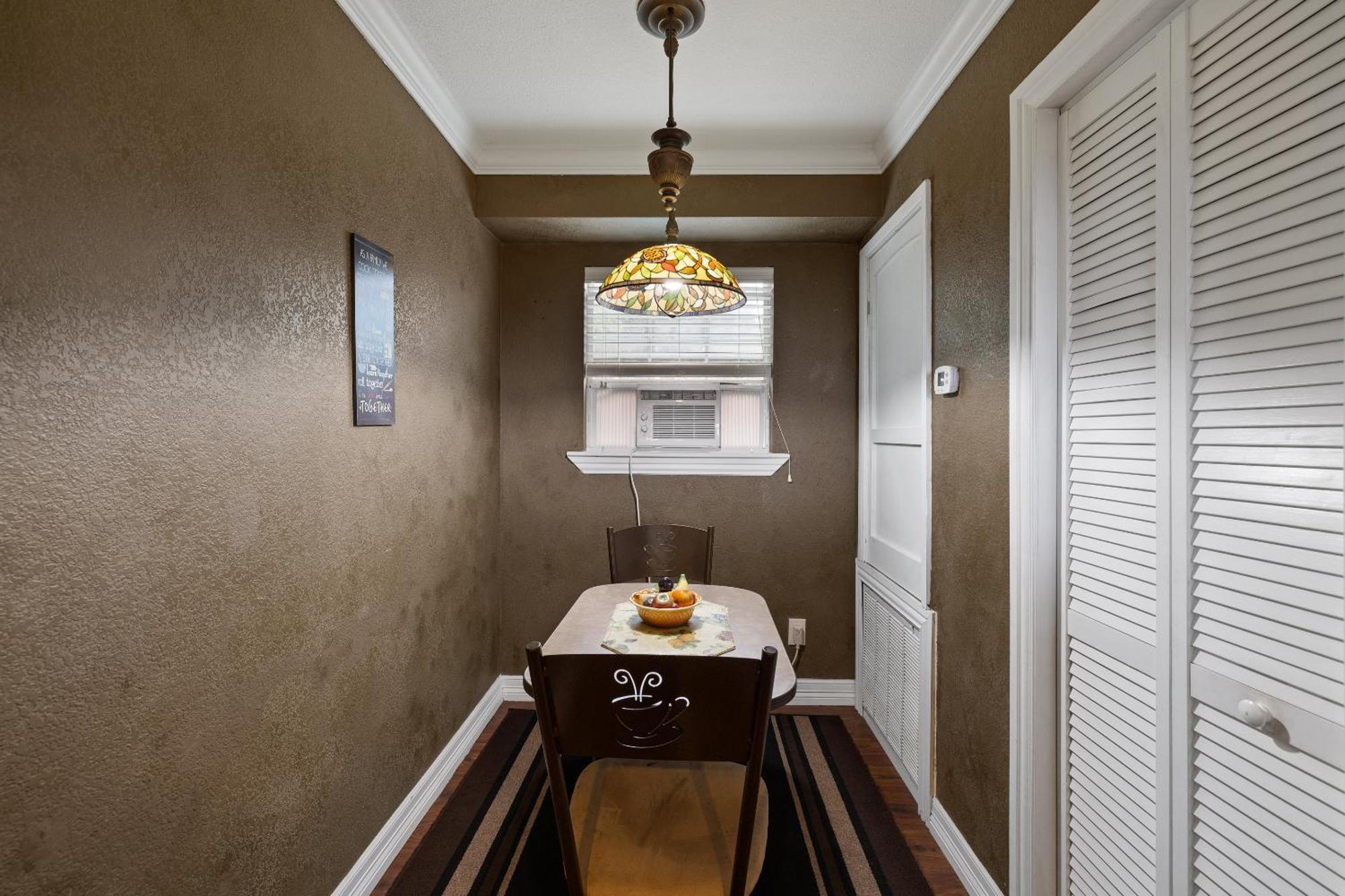 Entire 2Br 2Ba Hilltop View Home Sleeps 8 Pets 4 Acres Jacuzzi Central Ac Kingbeds Free Wifi-Parking Kitchen Washerdryer Starry Terrace Two Sunset Dining Patios Grill Stovetop Oven Fridge Onsitewoodedhiking Wildlife Coveredpatio4Pets & Birds Singing! 마블폴스 외부 사진