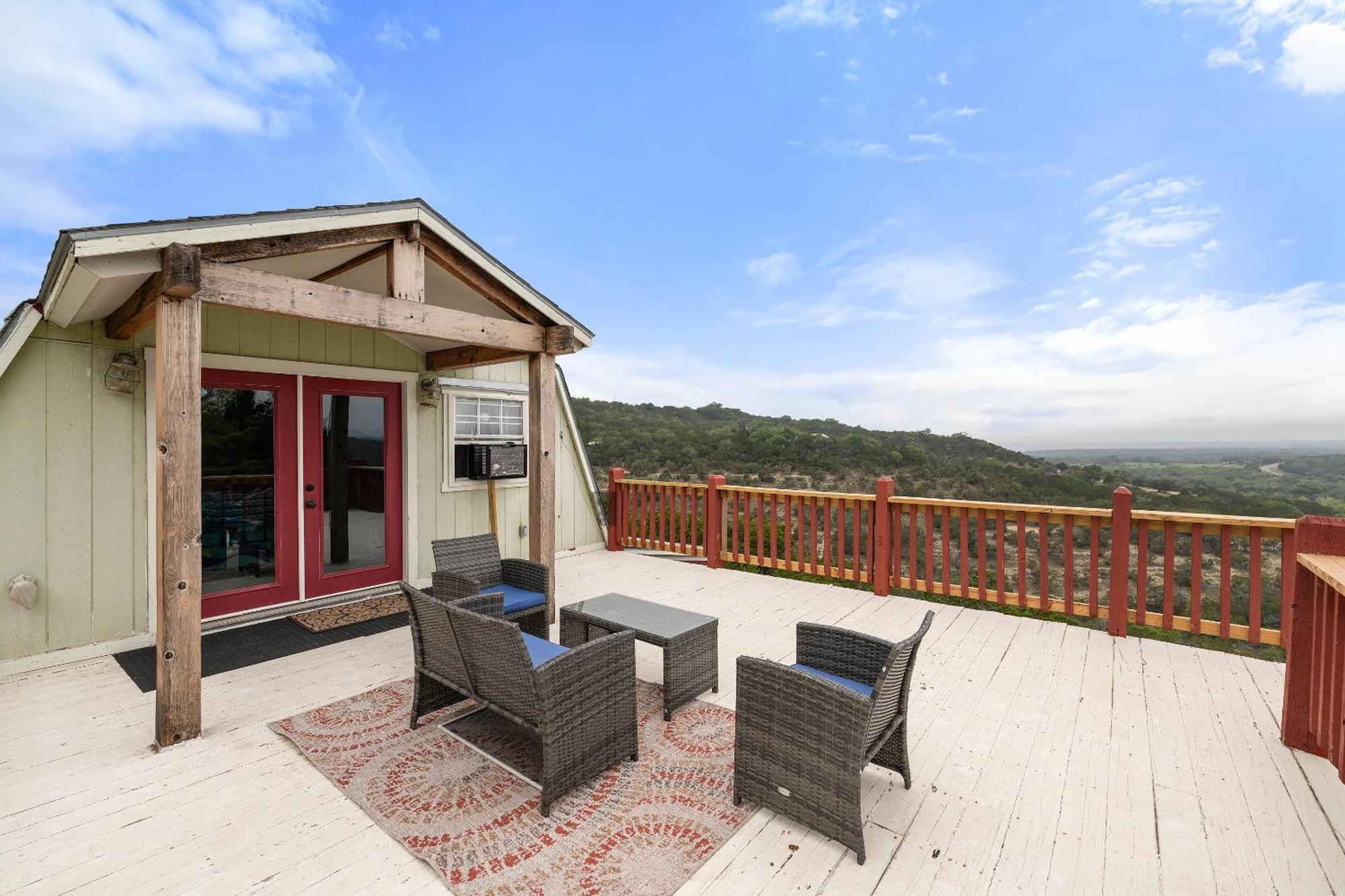 Entire 2Br 2Ba Hilltop View Home Sleeps 8 Pets 4 Acres Jacuzzi Central Ac Kingbeds Free Wifi-Parking Kitchen Washerdryer Starry Terrace Two Sunset Dining Patios Grill Stovetop Oven Fridge Onsitewoodedhiking Wildlife Coveredpatio4Pets & Birds Singing! 마블폴스 외부 사진