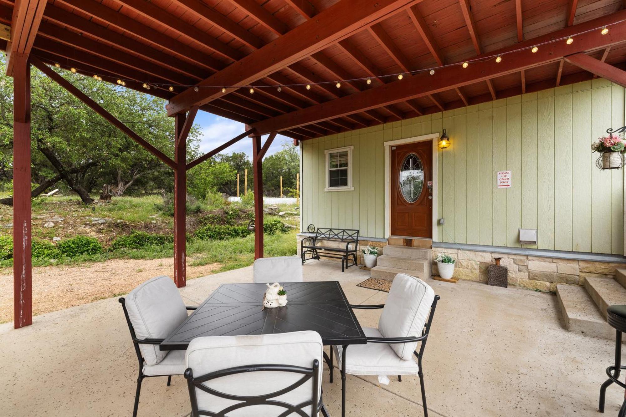 Entire 2Br 2Ba Hilltop View Home Sleeps 8 Pets 4 Acres Jacuzzi Central Ac Kingbeds Free Wifi-Parking Kitchen Washerdryer Starry Terrace Two Sunset Dining Patios Grill Stovetop Oven Fridge Onsitewoodedhiking Wildlife Coveredpatio4Pets & Birds Singing! 마블폴스 외부 사진