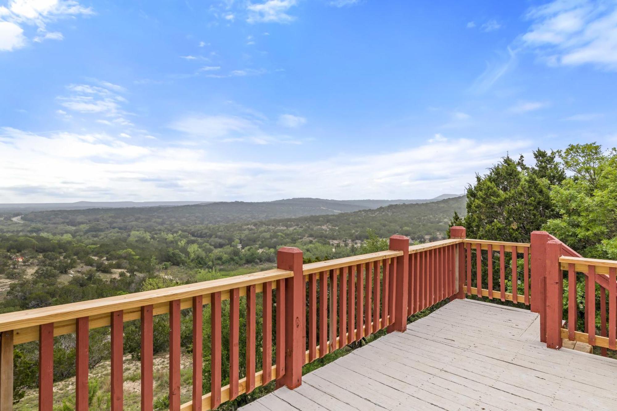 Entire 2Br 2Ba Hilltop View Home Sleeps 8 Pets 4 Acres Jacuzzi Central Ac Kingbeds Free Wifi-Parking Kitchen Washerdryer Starry Terrace Two Sunset Dining Patios Grill Stovetop Oven Fridge Onsitewoodedhiking Wildlife Coveredpatio4Pets & Birds Singing! 마블폴스 외부 사진